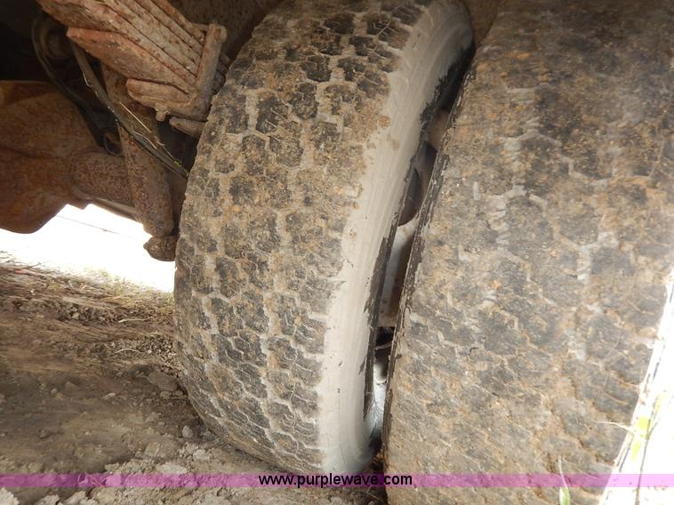 image for item J6417 1989 Ford Econoline E350 bus