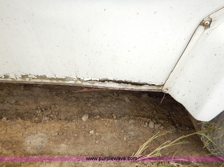 image for item J6417 1989 Ford Econoline E350 bus