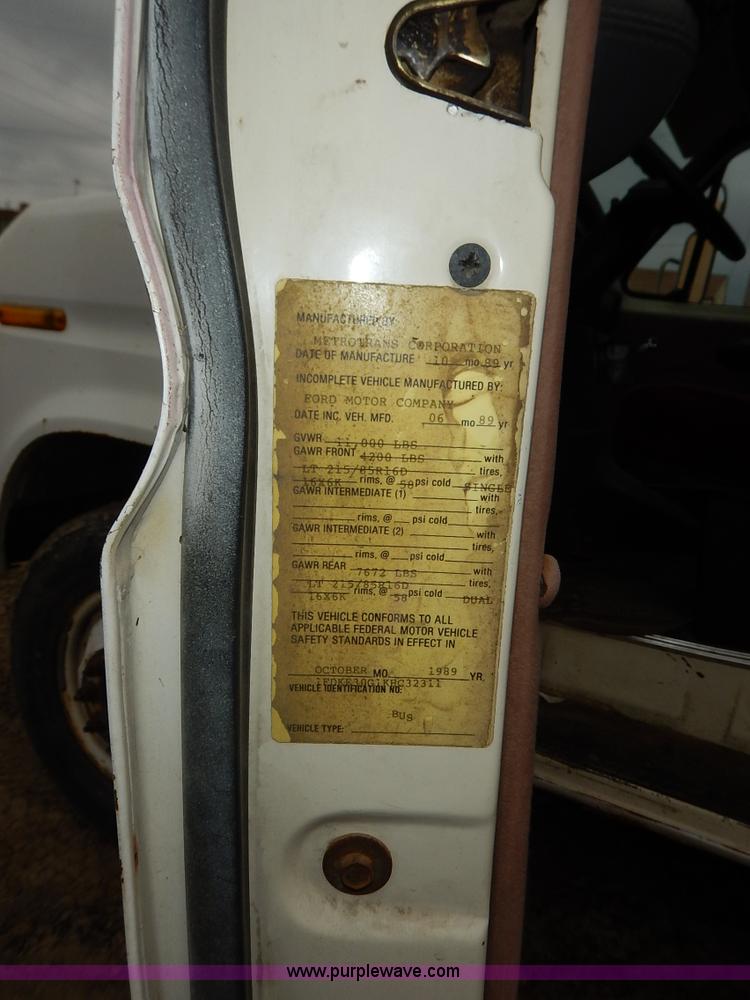 image for item J6417 1989 Ford Econoline E350 bus