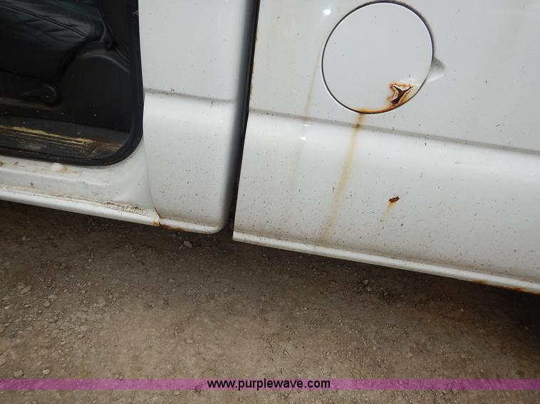 image for item J6420 2003 Chevrolet Silverado 1500 pickup truck