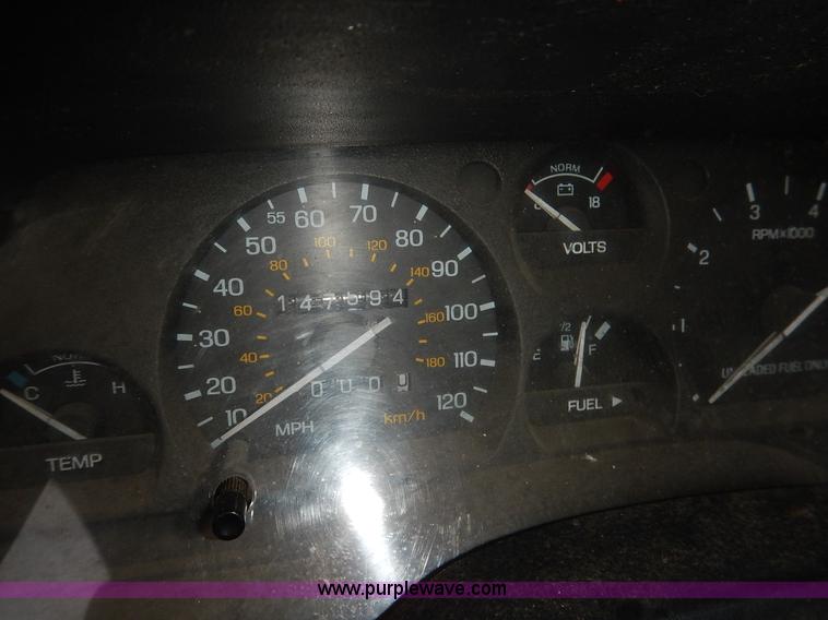 image for item J6436 1993 Ford Thunderbird LX