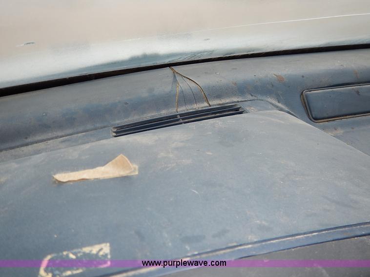 image for item J6436 1993 Ford Thunderbird LX