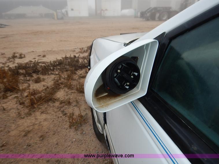 image for item J6436 1993 Ford Thunderbird LX