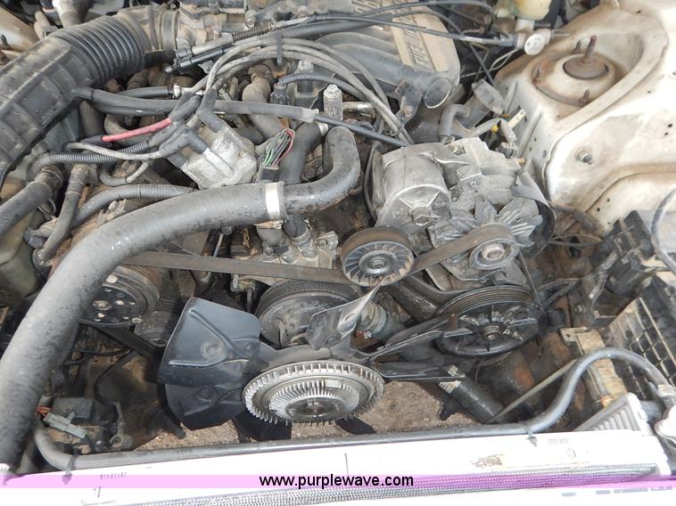 image for item J6436 1993 Ford Thunderbird LX