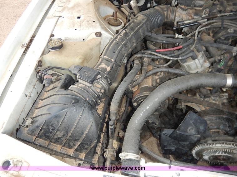 image for item J6436 1993 Ford Thunderbird LX