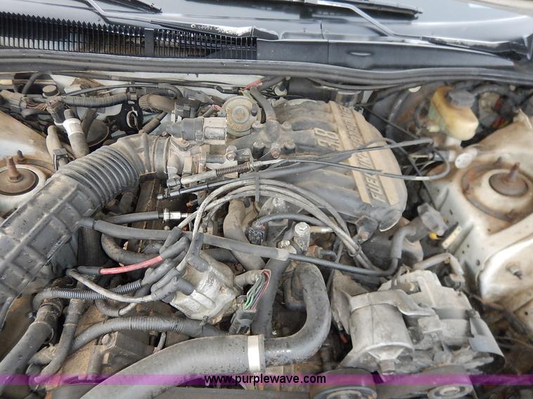 image for item J6436 1993 Ford Thunderbird LX