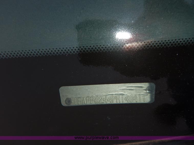 image for item J6436 1993 Ford Thunderbird LX