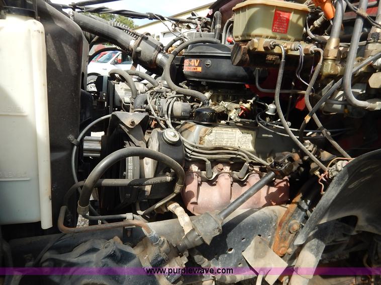 image for item J6439 1985 Ford F700 fire truck