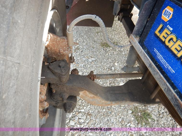 image for item J6439 1985 Ford F700 fire truck