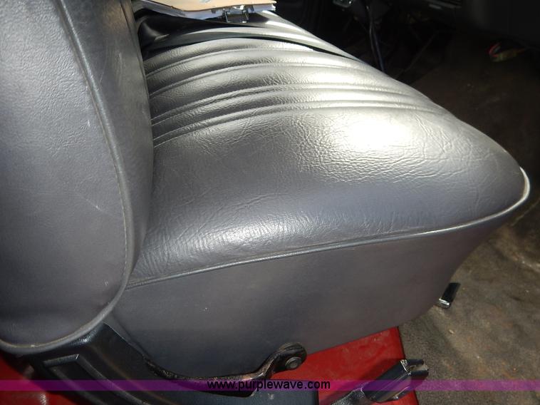 image for item J6439 1985 Ford F700 fire truck