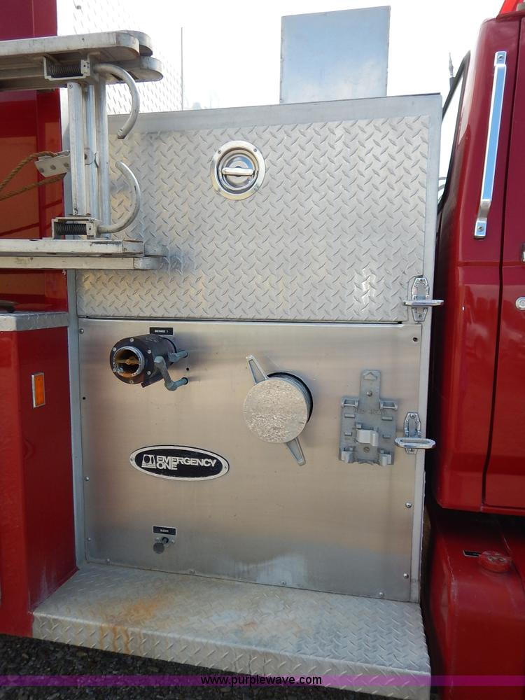 image for item J6439 1985 Ford F700 fire truck