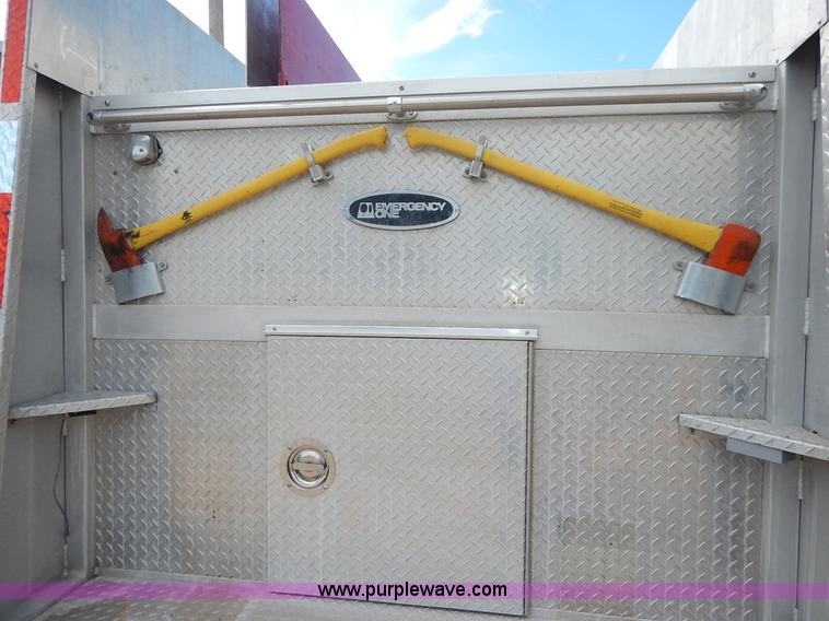 image for item J6439 1985 Ford F700 fire truck