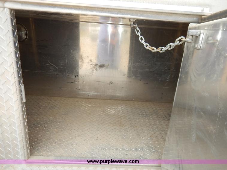 image for item J6439 1985 Ford F700 fire truck