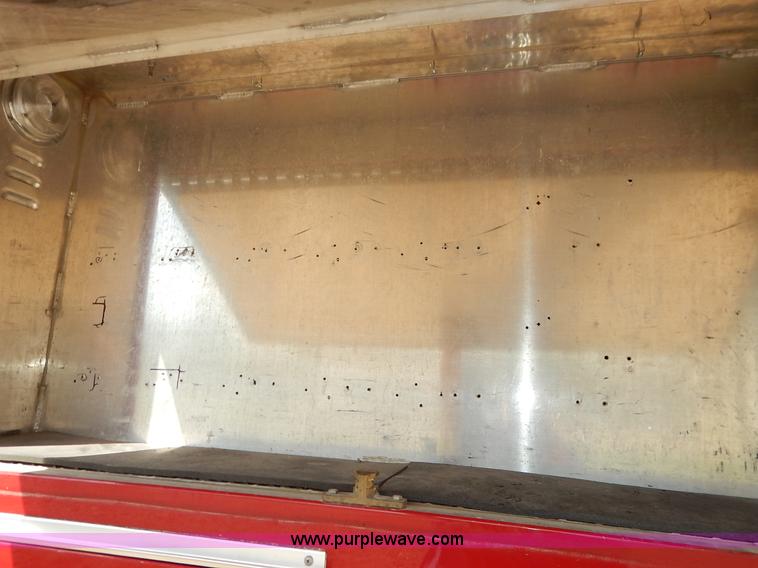 image for item J6439 1985 Ford F700 fire truck