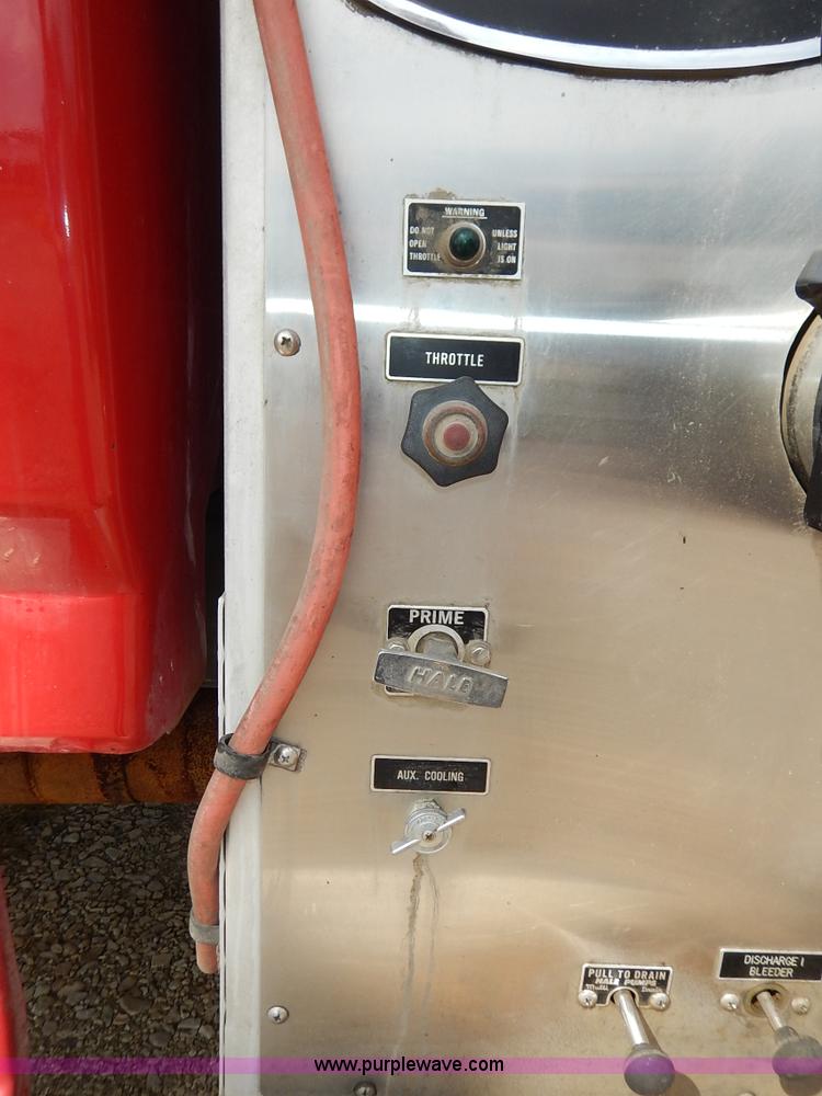 image for item J6439 1985 Ford F700 fire truck