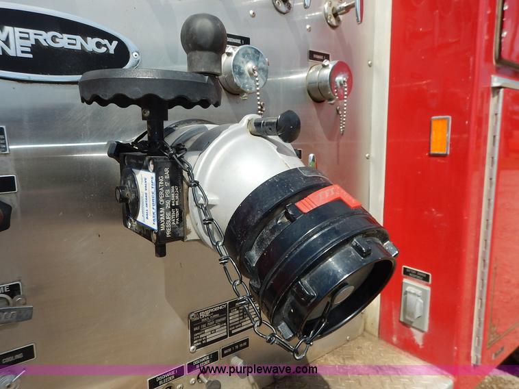 image for item J6439 1985 Ford F700 fire truck