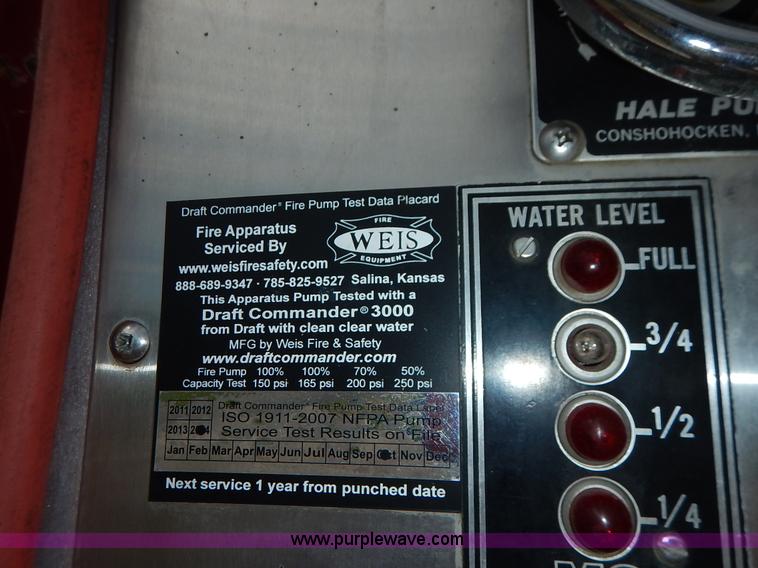 image for item J6439 1985 Ford F700 fire truck