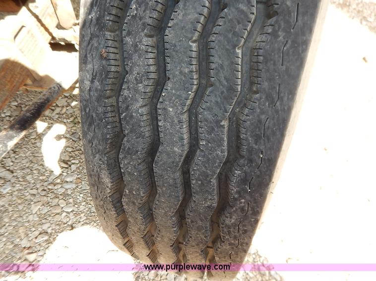 image for item J6439 1985 Ford F700 fire truck