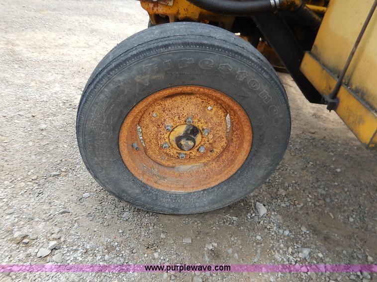 image for item J6455 1978 Ford 5600 Tiger Special tractor