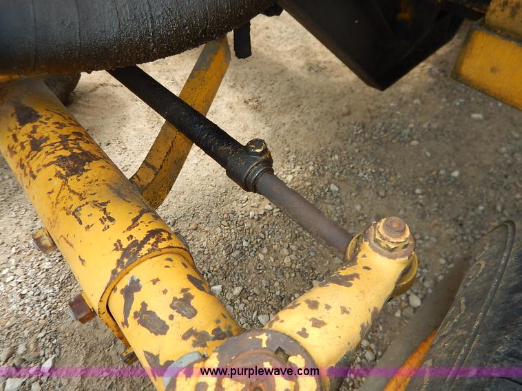 image for item J6455 1978 Ford 5600 Tiger Special tractor