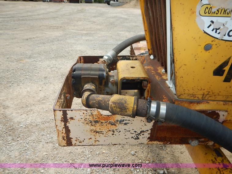 image for item J6455 1978 Ford 5600 Tiger Special tractor