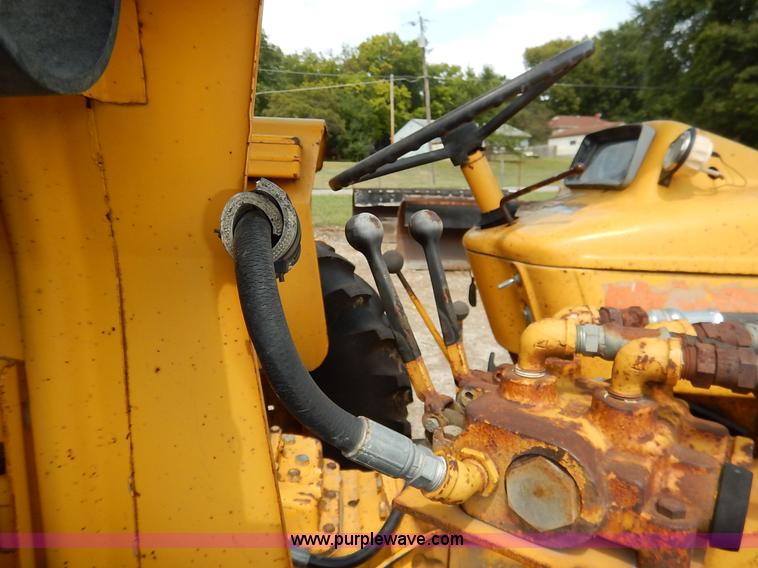 image for item J6455 1978 Ford 5600 Tiger Special tractor