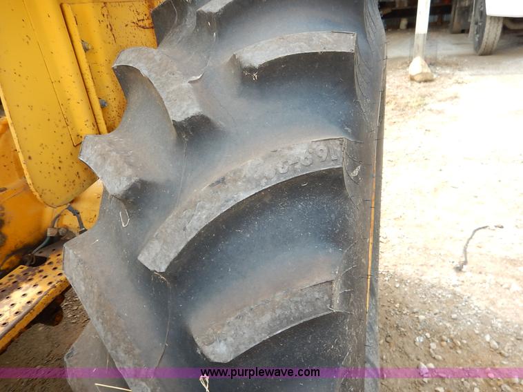 image for item J6455 1978 Ford 5600 Tiger Special tractor