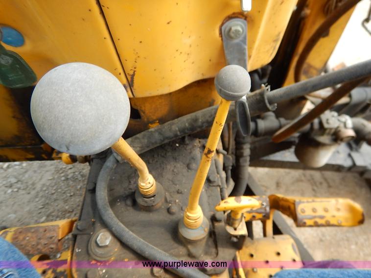 image for item J6455 1978 Ford 5600 Tiger Special tractor