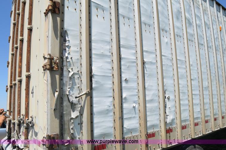 image for item J6590 2002 Guthrie Wilkens live bottom trailer