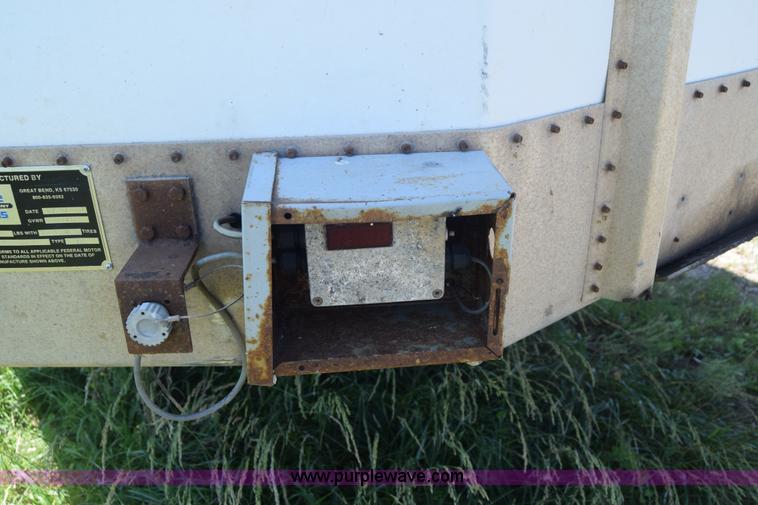 image for item J6590 2002 Guthrie Wilkens live bottom trailer