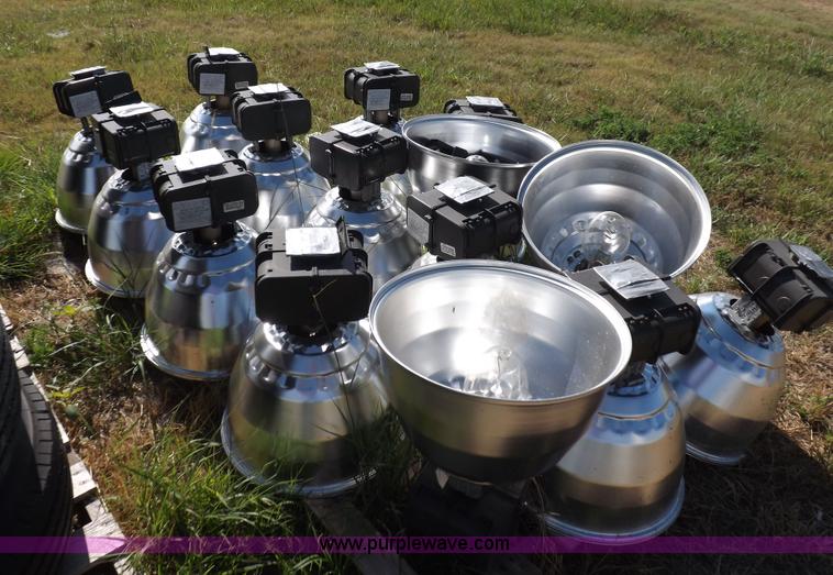 image for item J6896 (15) lithiom light fixtures