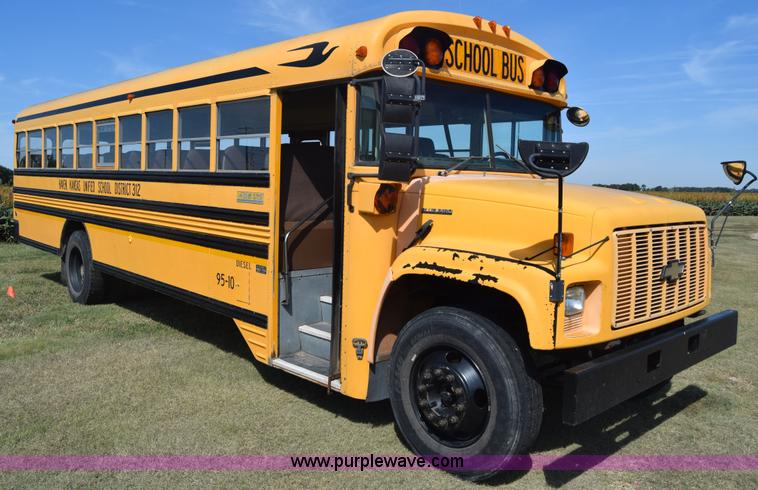 image for item J8109 1995 Chevrolet Bluebird school bus
