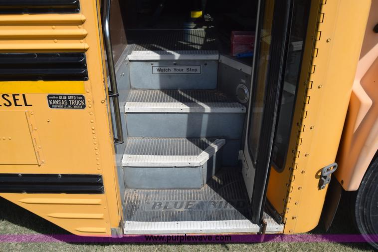 image for item J8109 1995 Chevrolet Bluebird school bus