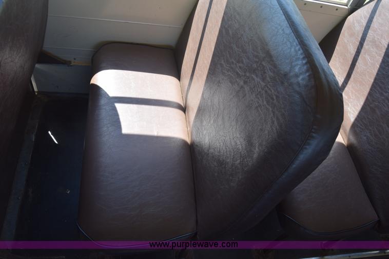 image for item J8109 1995 Chevrolet Bluebird school bus