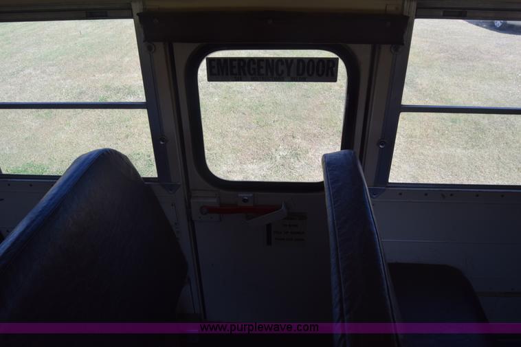 image for item J8109 1995 Chevrolet Bluebird school bus