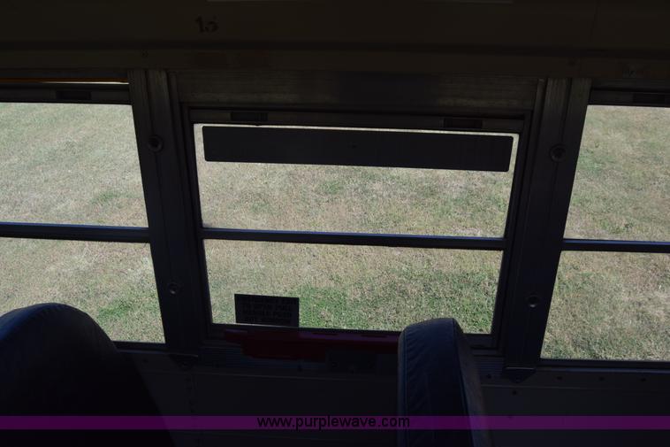 image for item J8109 1995 Chevrolet Bluebird school bus