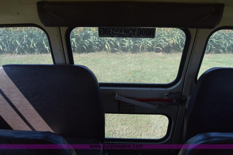 image for item J8109 1995 Chevrolet Bluebird school bus