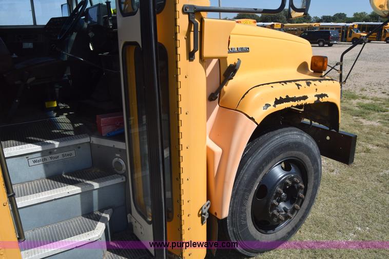 image for item J8109 1995 Chevrolet Bluebird school bus