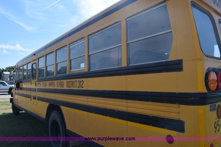 image for item J8109 1995 Chevrolet Bluebird school bus