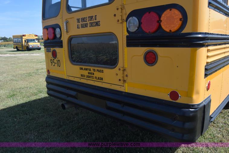 image for item J8109 1995 Chevrolet Bluebird school bus