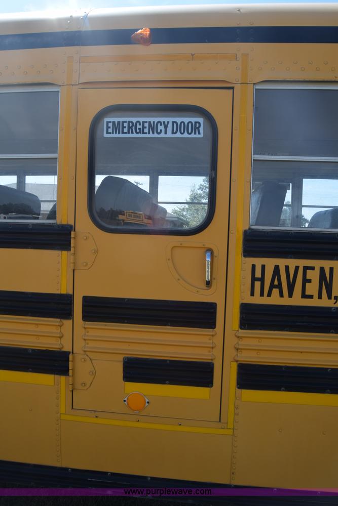 image for item J8109 1995 Chevrolet Bluebird school bus