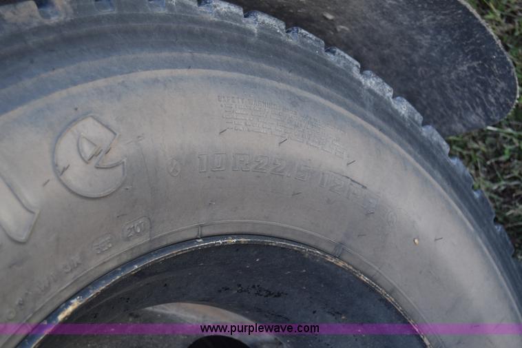 image for item J8109 1995 Chevrolet Bluebird school bus