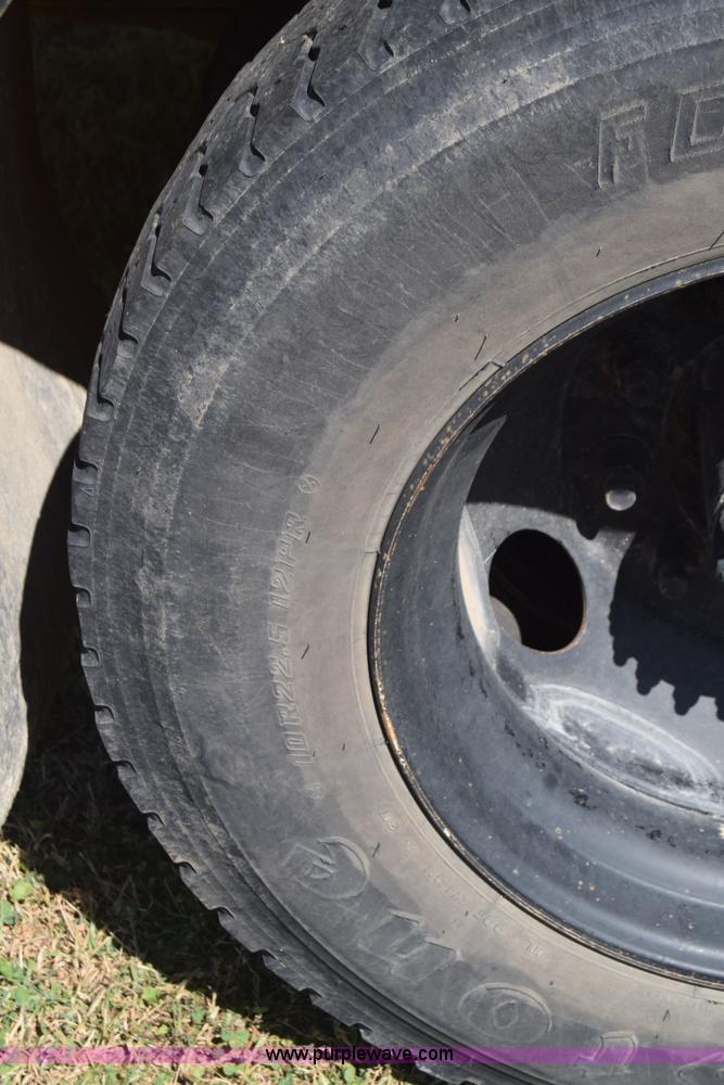 image for item J8109 1995 Chevrolet Bluebird school bus