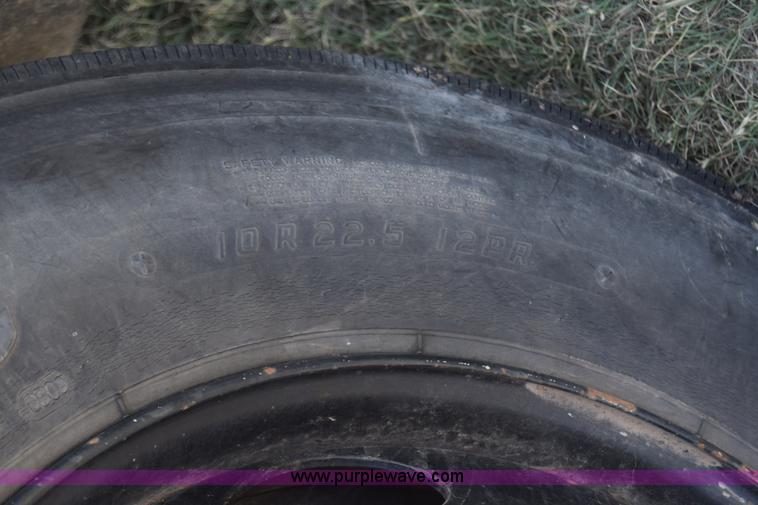 image for item J8109 1995 Chevrolet Bluebird school bus