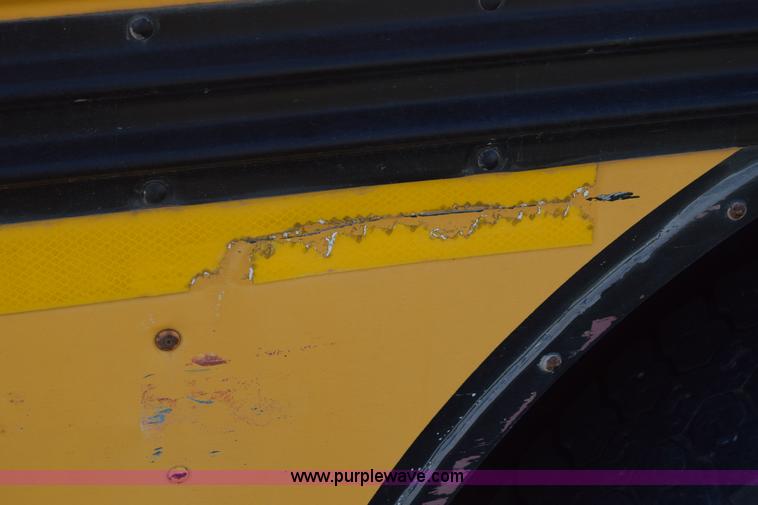 image for item J8109 1995 Chevrolet Bluebird school bus