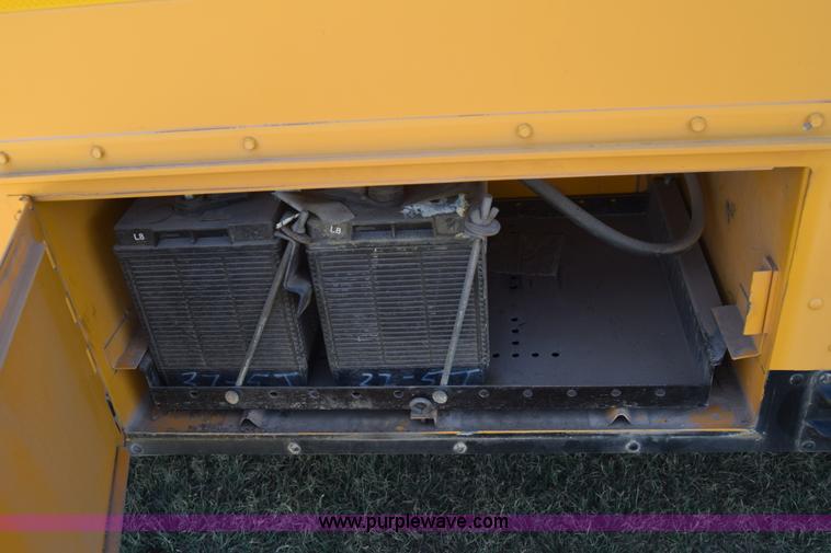 image for item J8109 1995 Chevrolet Bluebird school bus