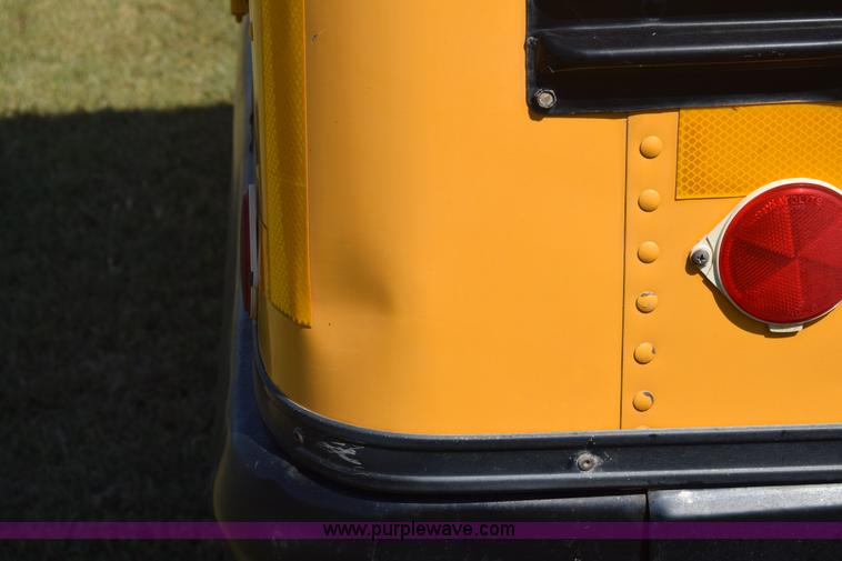 image for item J8109 1995 Chevrolet Bluebird school bus