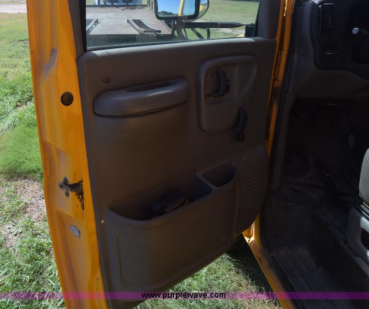 image for item J8110 1999 Chevrolet Express 3500 Cargo school bus
