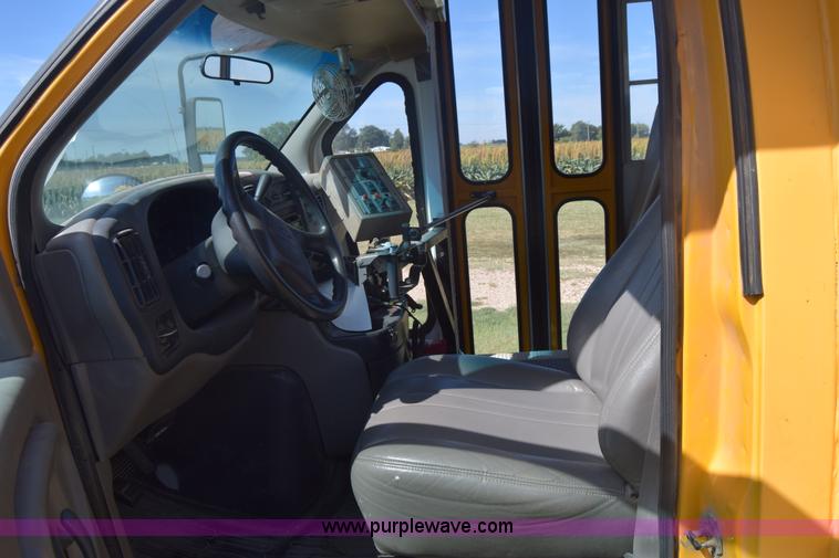 image for item J8110 1999 Chevrolet Express 3500 Cargo school bus