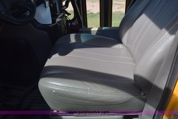 image for item J8110 1999 Chevrolet Express 3500 Cargo school bus